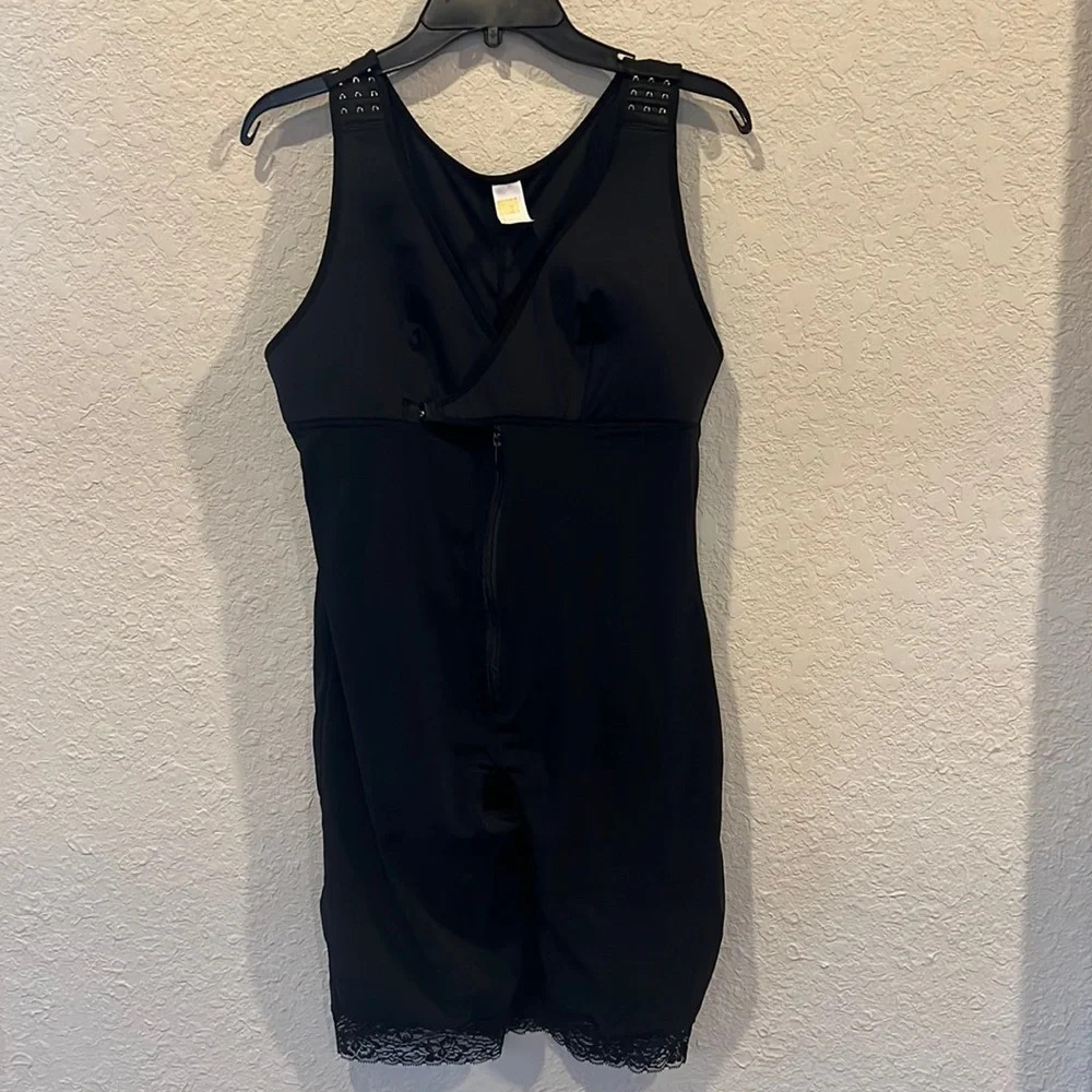 Topmelon collection black bodysuit shape wear. Women’s size 3X. EUC